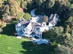 22 Old Neck Road S, Center Moriches NY 11934
