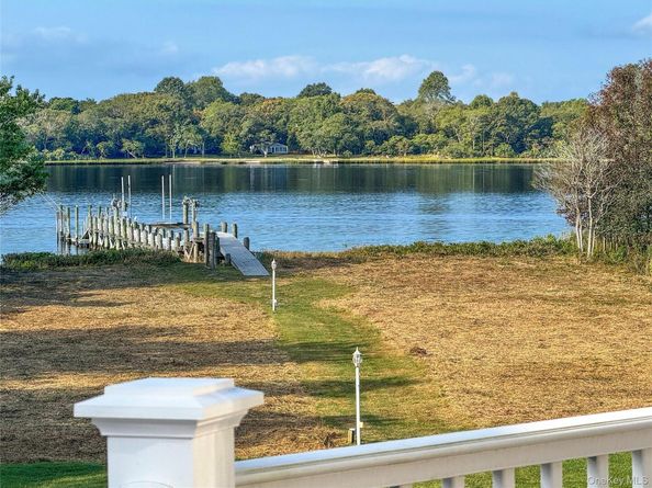 22 Old Neck Road S, Center Moriches NY 11934