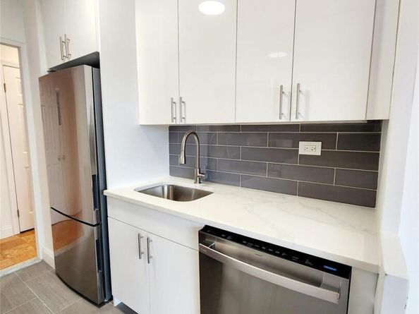 61-20 Grand Central Parkway A1406, Forest Hills NY 11375