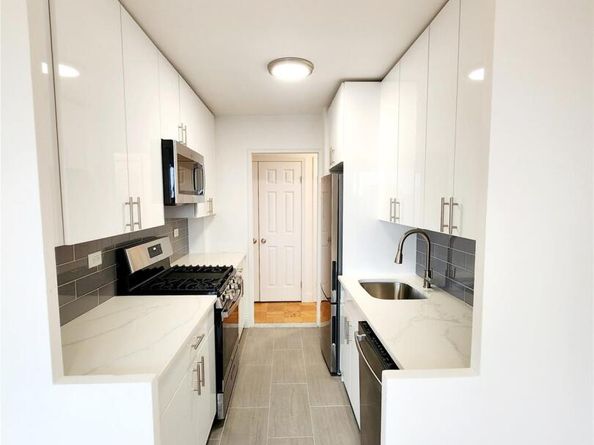 61-20 Grand Central Parkway A1406, Forest Hills NY 11375