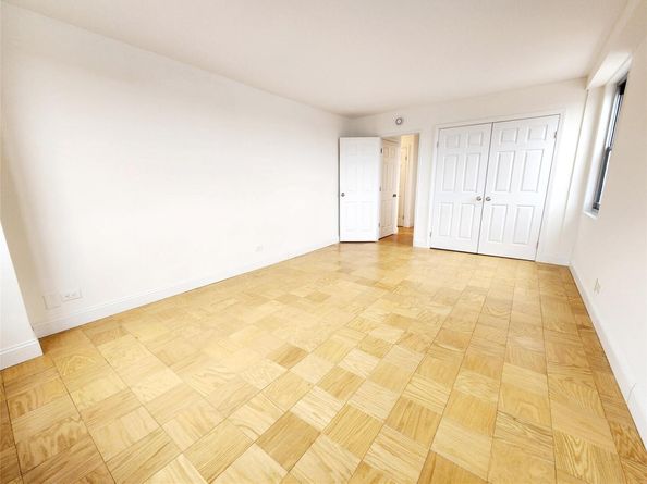 61-20 Grand Central Parkway A1406, Forest Hills NY 11375