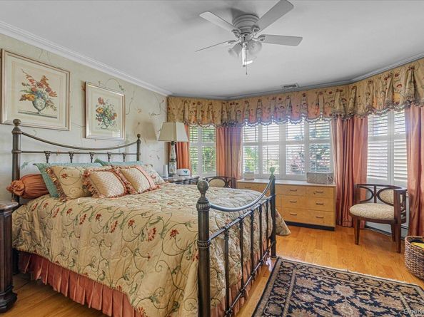 4 Point Crescent, Malba NY 11357