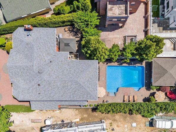 4 Point Crescent, Malba NY 11357