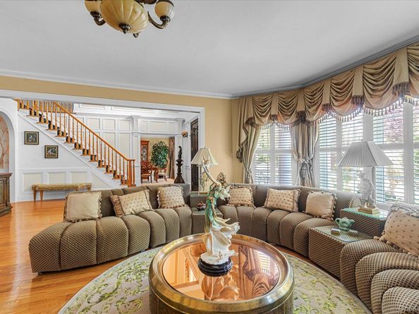 4 Point Crescent, Malba NY 11357