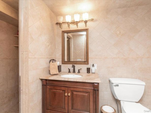 4 Point Crescent, Malba NY 11357