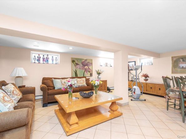 4 Point Crescent, Malba NY 11357