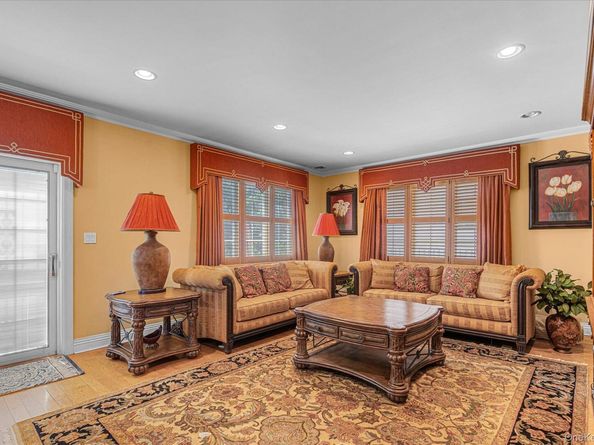 4 Point Crescent, Malba NY 11357
