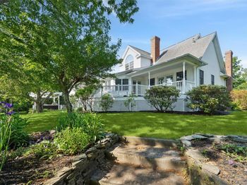 284 Royal Avenue