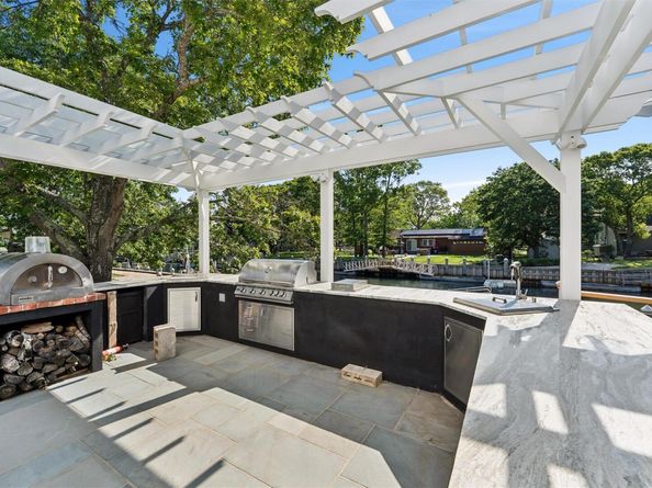 284 Royal Avenue, Flanders NY 11901