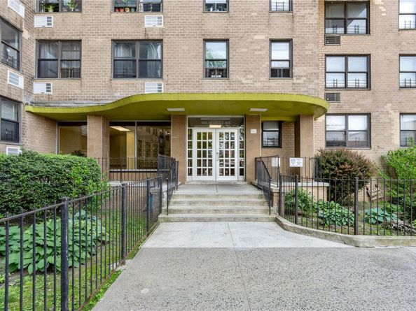 1966 Newbold Avenue 405, Bronx NY 10472