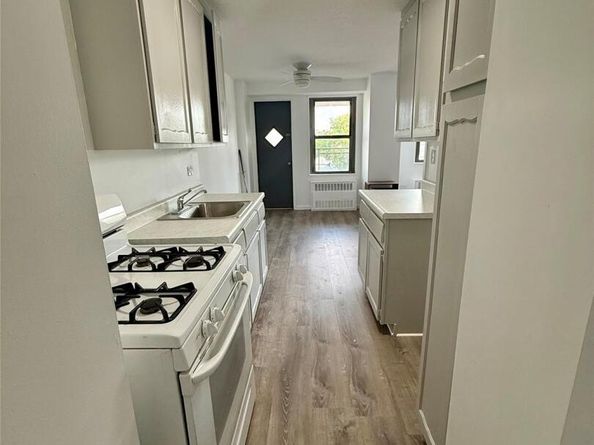 1966 Newbold Avenue 405, Bronx NY 10472