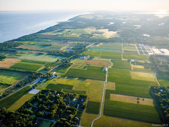 6133 Sound Avenue, Riverhead NY 11901