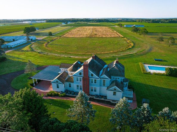 6133 Sound Avenue, Riverhead NY 11901