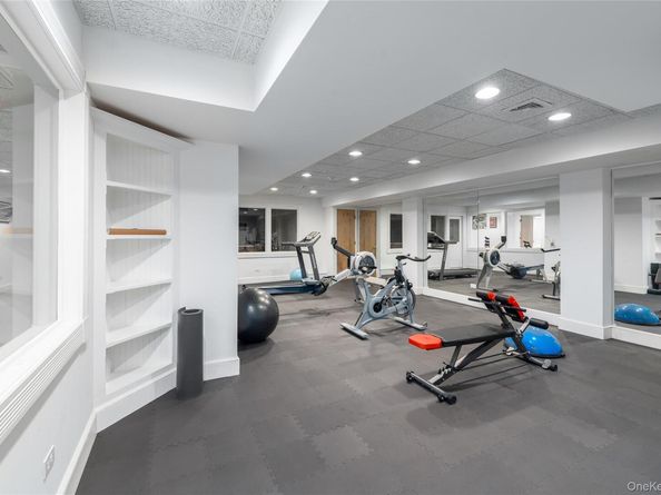 6133 Sound Avenue, Riverhead NY 11901