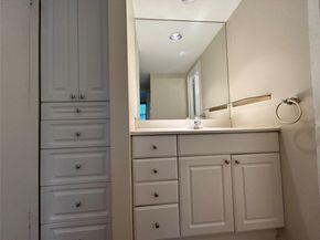 8 West Mill Drive 1B, Great Neck NY 11021