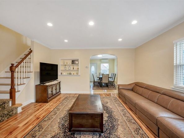 21-89 47th Street, Long Island City NY 11105