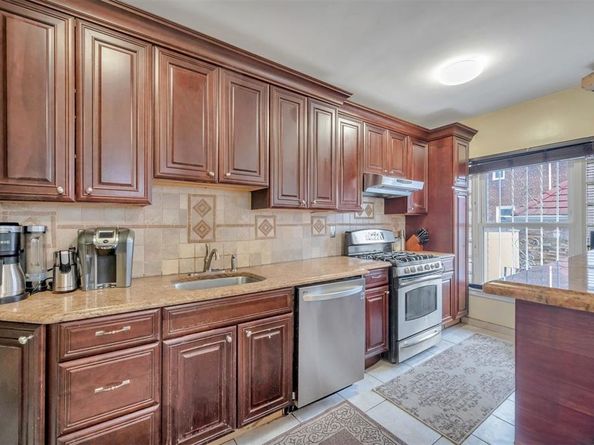 21-89 47th Street, Long Island City NY 11105