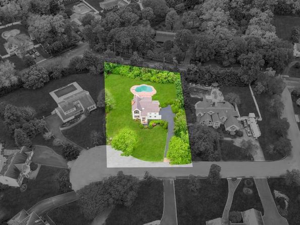 4 Bridle Court, Northport NY 11768