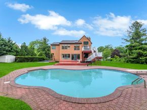 4 Bridle Court, Northport NY 11768