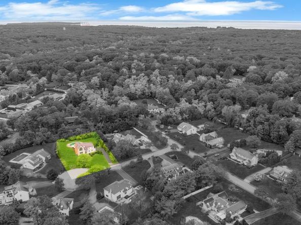 4 Bridle Court, Northport NY 11768