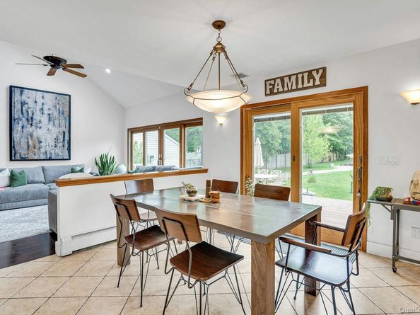 1138 Carlls Straight Path, Dix Hills NY 11746