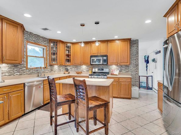 1138 Carlls Straight Path, Dix Hills NY 11746