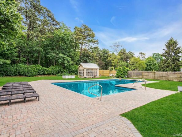 1138 Carlls Straight Path, Dix Hills NY 11746