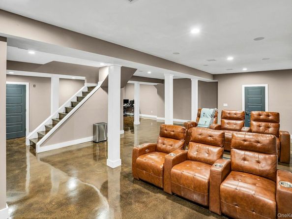 1138 Carlls Straight Path, Dix Hills NY 11746