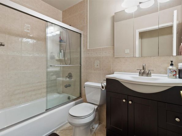 11 Jackson Avenue 11, Scarsdale NY 10583