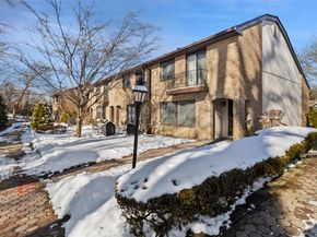 11 Jackson Avenue 11, Scarsdale NY 10583