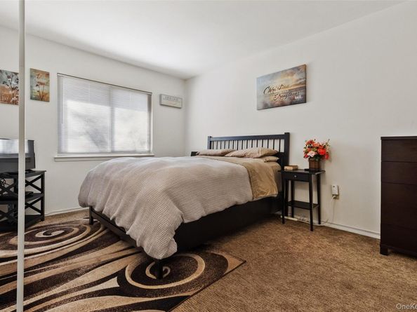 11 Jackson Avenue 11, Scarsdale NY 10583