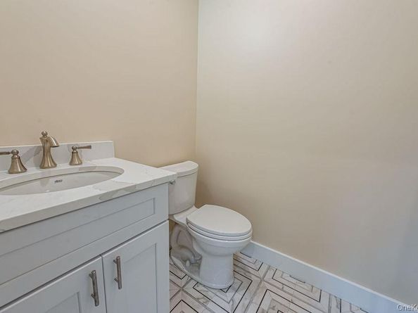 597 Pulaski, Kings Park NY 11754