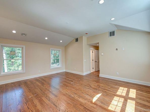 597 Pulaski, Kings Park NY 11754