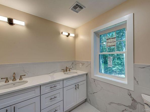 597 Pulaski, Kings Park NY 11754