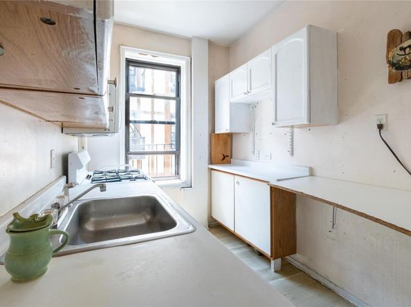760 Brady Avenue Avenue 417, Bronx NY 10462