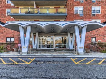 1841 Central Park Avenue