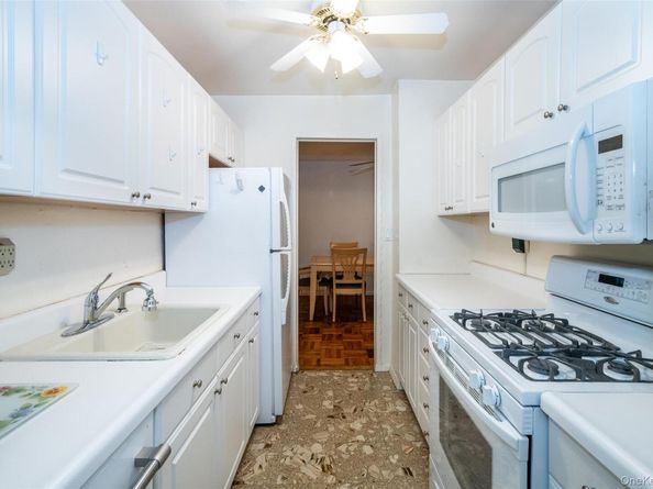 1841 Central Park Avenue 8E, Yonkers NY 10710