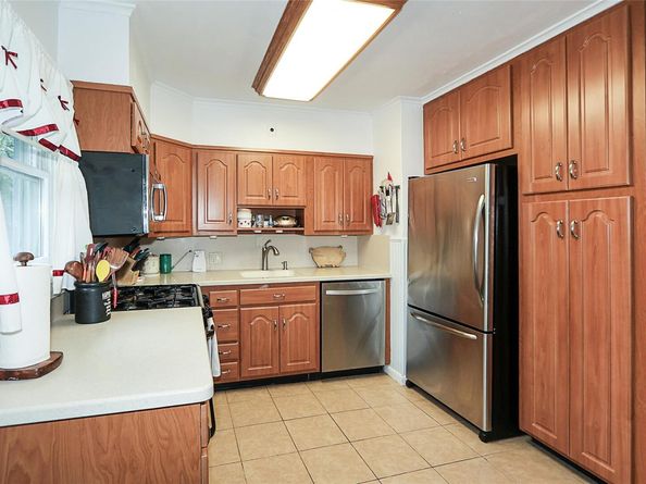 23 Collins Road, Glen Cove NY 11542