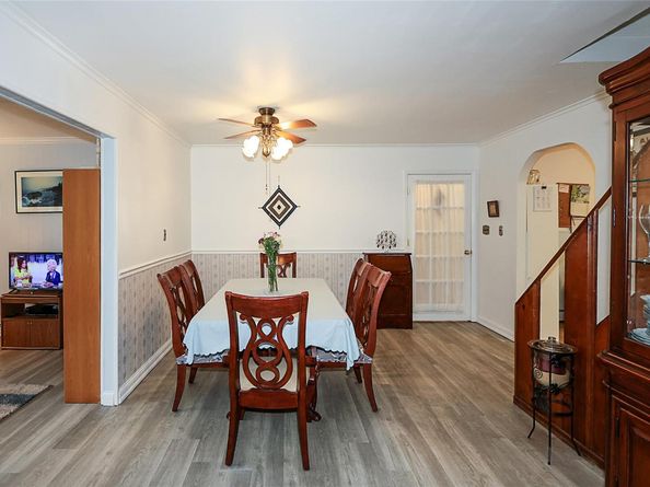23 Collins Road, Glen Cove NY 11542