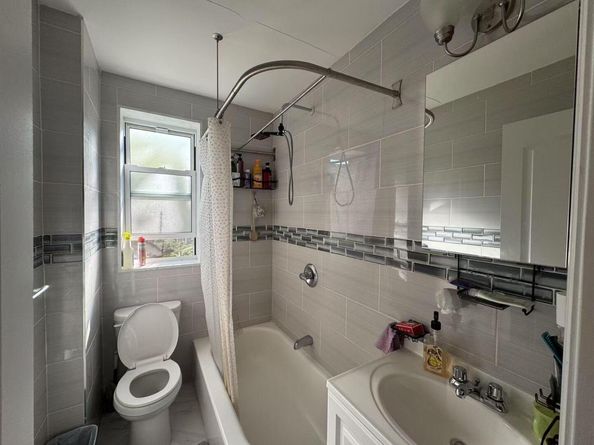 141-13 78th Road 2M, Flushing NY 11367