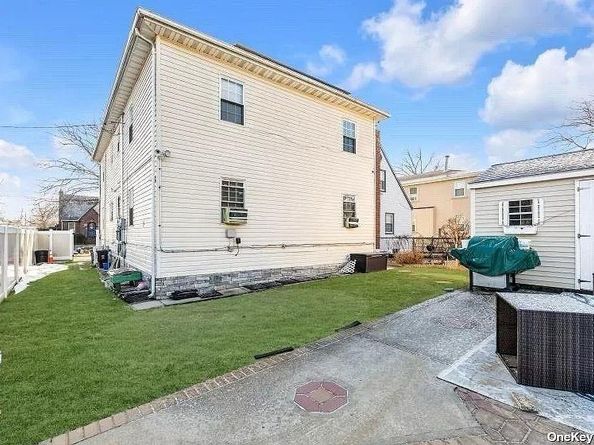 137-28 220 St, Laurelton NY 11413
