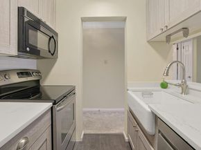 500 Pondside Drive 2E, White Plains NY 10607