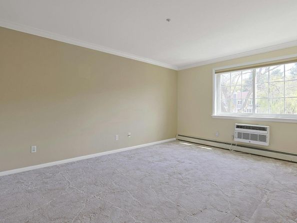 500 Pondside Drive 2E, White Plains NY 10607