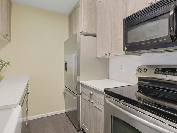 500 Pondside Drive 2E, White Plains NY 10607
