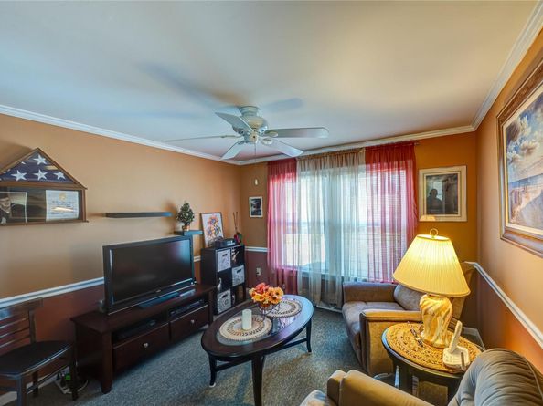 1407 Middle Road 6, Calverton NY 11933