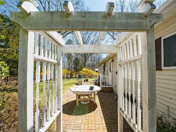 1407 Middle Road 6, Calverton NY 11933