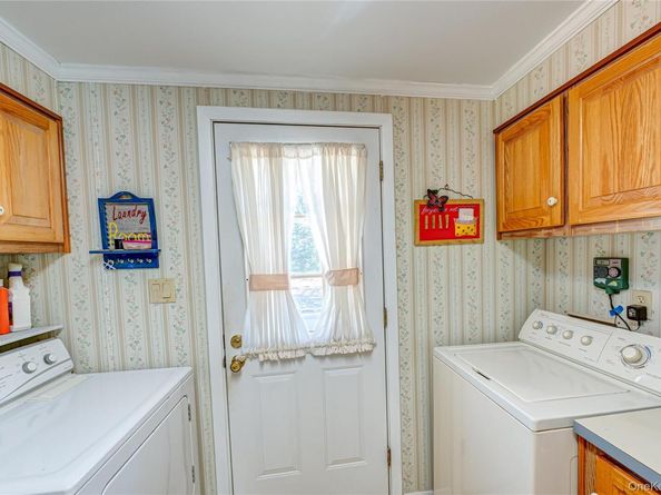 1407 Middle Road 6, Calverton NY 11933