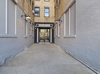 4260 Broadway