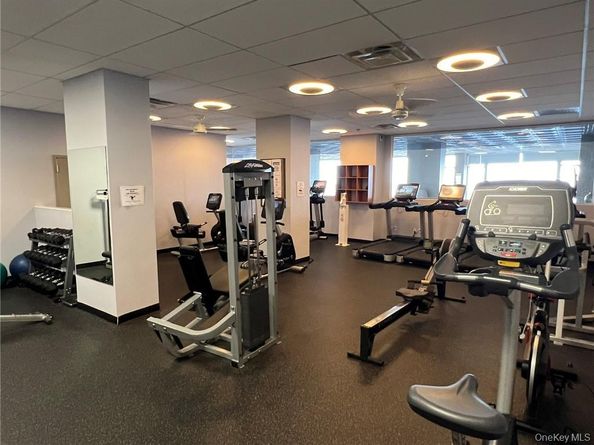 166-25 Powells Cove Boulevard 8E, Beechhurst NY 11357