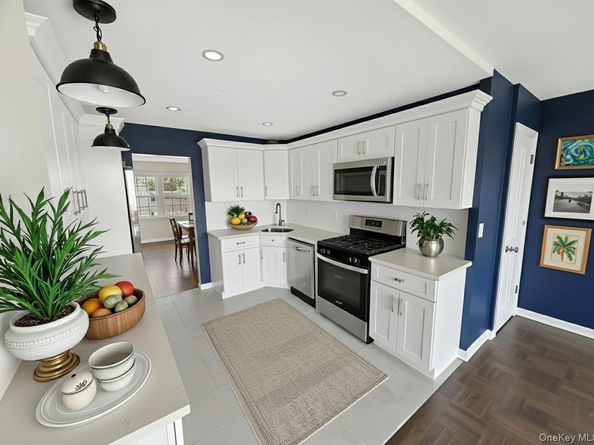 166-25 Powells Cove Boulevard 8E, Beechhurst NY 11357